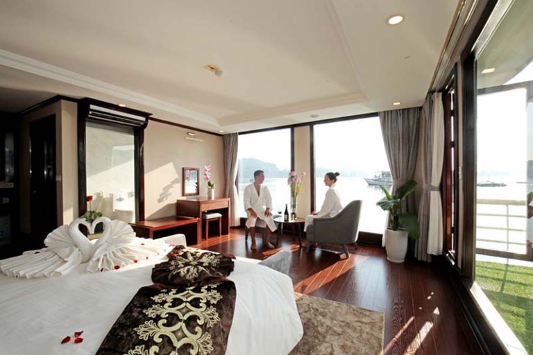 la pinta cruise halong