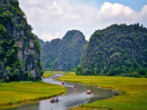 Hoa Lu & Tam Coc Day Tour