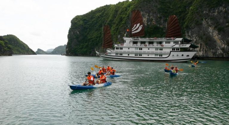 bhaya cruise halong bay