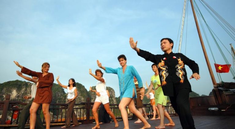 bhaya cruise halong bay