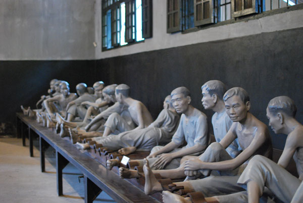 hoa lo prison