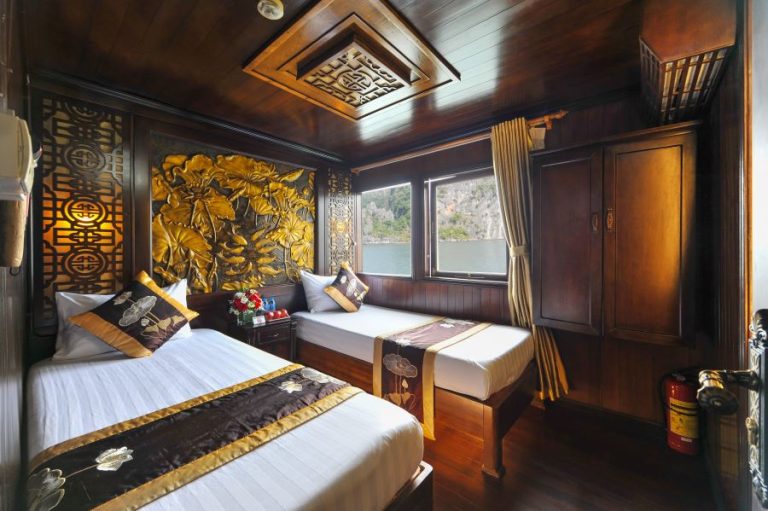 renea cruise bai tu long bay