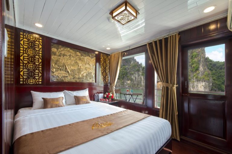 renea cruise bai tu long bay