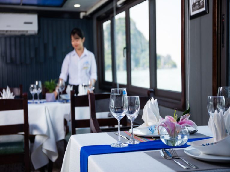 santa maria cruise restaurant