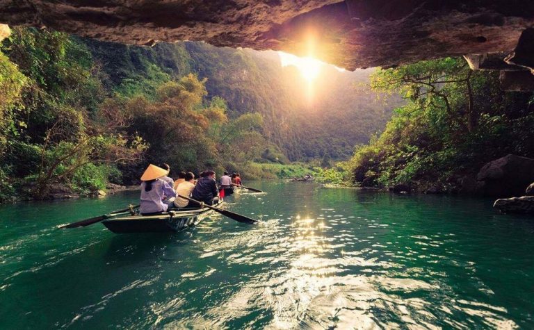 trang an boat ride