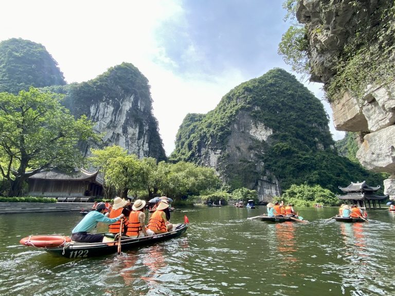 trang an boat ride
