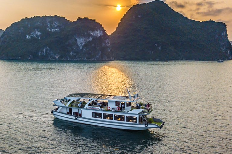 wonderbay luxury cruise halong day tour